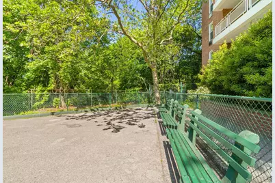 66-10 Thornton Place #2E, Rego Park, NY 11374 - Photo 22