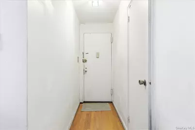 66-10 Thornton Place #2E, Rego Park, NY 11374 - Photo 4