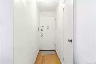 66-10 Thornton Pl, Rego Park, NY 11374 - Photo 4