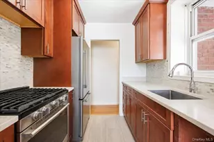 66-10 Thornton Pl, Rego Park, NY 11374 - Photo 10