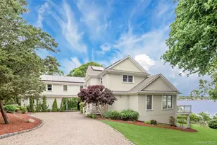 11 Bay View Dr, Hampton Bays, NY 11946 - Photo 2