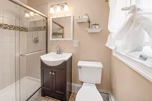1 Honey Ln, Miller Place, NY 11764 - Photo 18