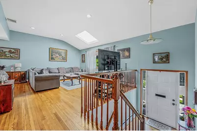 1000 Oakfield Avenue, North Bellmore, NY 11710 - Photo 8