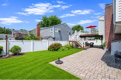 1000 Oakfield Avenue, North Bellmore, NY 11710 - Photo 38