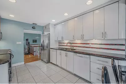 1000 Oakfield Avenue, North Bellmore, NY 11710 - Photo 14