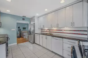 1000 Oakfield Ave, North Bellmore, NY 11710 - Photo 14