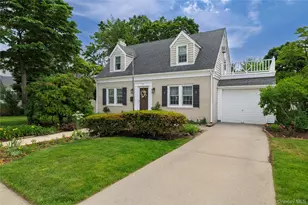21 Maple St, Malverne, NY 11565 - Photo 2