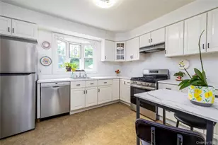 21 Maple St, Malverne, NY 11565 - Photo 8