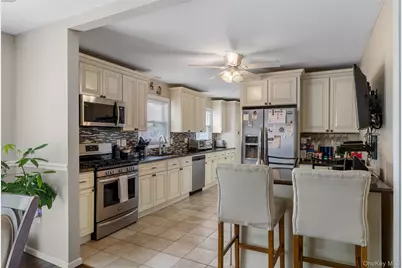 145 W Lido Prom, Lindenhurst, NY 11757 - Photo 10