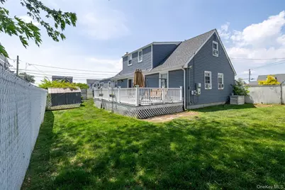 145 W Lido Prom, Lindenhurst, NY 11757 - Photo 24