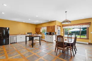 2185 Sycamore Ave, Ronkonkoma, NY 11779 - Photo 18