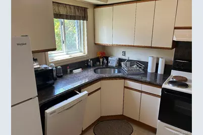 400 Fulton Street #D 8, Farmingdale, NY 11735 - Photo 6