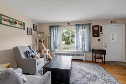 31 Sherwood Drive, East Islip, NY 11730 - Photo 10