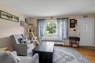 31 Sherwood Dr, East Islip, NY 11730 - Photo 10