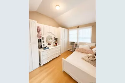 110 Roosevelt Avenue, Inwood, NY 11096 - Photo 14