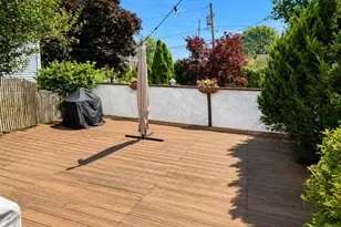 110 Roosevelt Ave, Inwood, NY 11096 - Photo 22