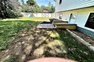 91 Washington Ave, Wyandanch, NY 11798 - Photo 4