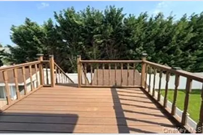 23 W Alhambra Avenue, Lindenhurst, NY 11757 - Photo 20