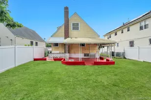 137-15 169th St, Jamaica, NY 11434 - Photo 6