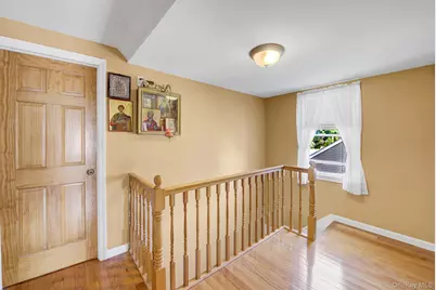 32 Celler Avenue, New Hyde Park, NY 11040 - Photo 16