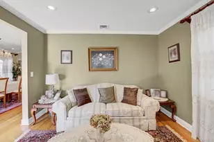 32 Celler Ave, New Hyde Park, NY 11040 - Photo 6