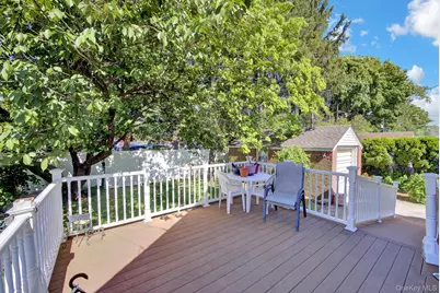 32 Celler Avenue, New Hyde Park, NY 11040 - Photo 24
