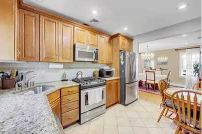 32 Celler Avenue, New Hyde Park, NY 11040 - Photo 10