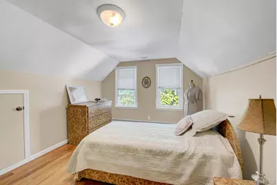 32 Celler Avenue, New Hyde Park, NY 11040 - Photo 20