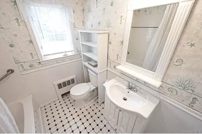 108 Ketewamoke Avenue, Babylon, NY 11702 - Photo 16