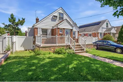 10 Everett Street, Valley Stream, NY 11580 - Photo 2