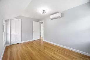 107 E St Marks Pl, Valley Stream, NY 11580 - Photo 16