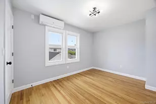 107 E St Marks Pl, Valley Stream, NY 11580 - Photo 12