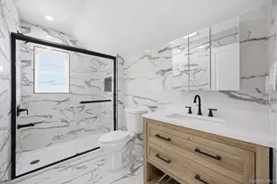 107 E St Marks Pl, Valley Stream, NY 11580 - Photo 14