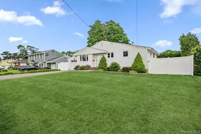 90 W 14th Street, Deer Park, NY 11729 - Photo 2