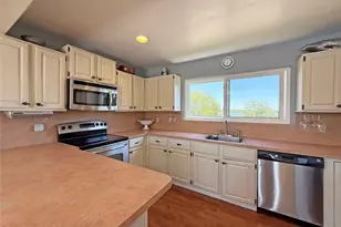 19 Cold Spring Ct, Southampton, NY 11968 - Photo 10