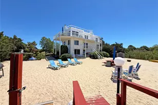 19 Cold Spring Ct, Southampton, NY 11968 - Photo 4