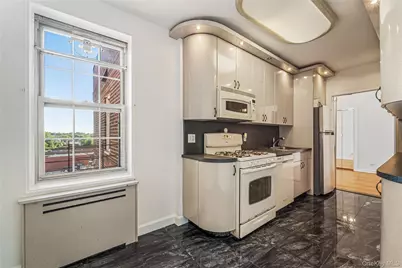 6393 Woodhaven Boulevard #6F, Rego Park, NY 11374 - Photo 8