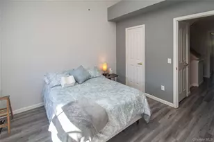 303 Bridgeview Dr, Poughkeepsie, NY 12601 - Photo 12