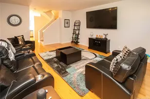 303 Bridgeview Dr, Poughkeepsie, NY 12601 - Photo 10