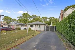 87 Biltmore Dr, Mastic Beach, NY 11951 - Photo 2