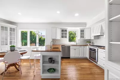 22 Potters Lane, New Rochelle, NY 10805 - Photo 6