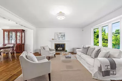 22 Potters Lane, New Rochelle, NY 10805 - Photo 8