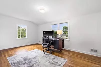 22 Potters Lane, New Rochelle, NY 10805 - Photo 18