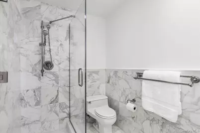 22 Potters Lane, New Rochelle, NY 10805 - Photo 14