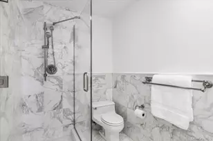 22 Potters Ln, New Rochelle, NY 10805 - Photo 14