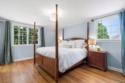 22 Potters Lane, New Rochelle, NY 10805 - Photo 12
