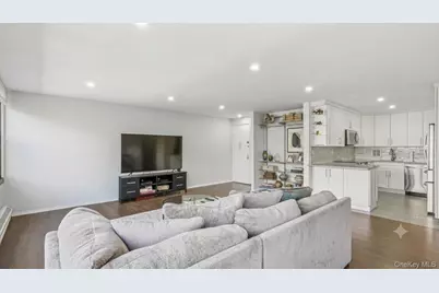 166-10 Powells Cove Boulevard #6C, Whitestone, NY 11357 - Photo 2