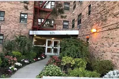 671 Bronx River Road #6G, Yonkers, NY 10704 - Photo 1