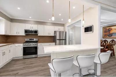 15535 Huron Street, Howard Beach, NY 11414 - Photo 20