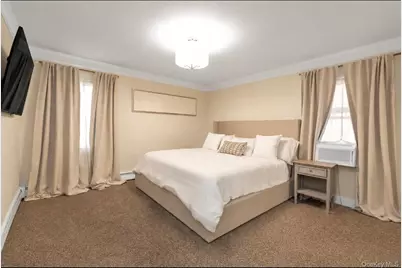 15535 Huron Street, Howard Beach, NY 11414 - Photo 10